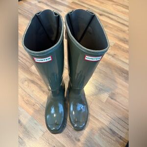 Women’s Olive Green Hunter Rain Boots